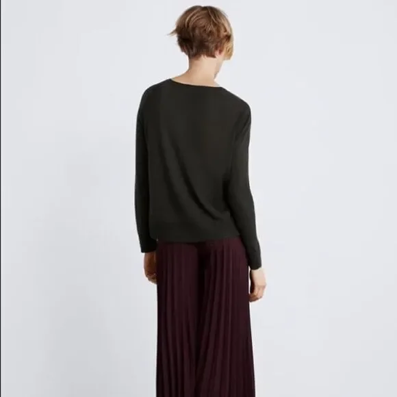 ✨ NEW BASIC SWEATERDETAILS✨ - Picture 7 of 7